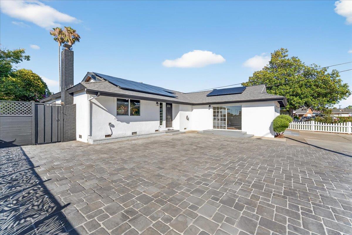 Detail Gallery Image 4 of 43 For 5602 Meridian Ave, San Jose,  CA 95118 - 3 Beds | 2 Baths