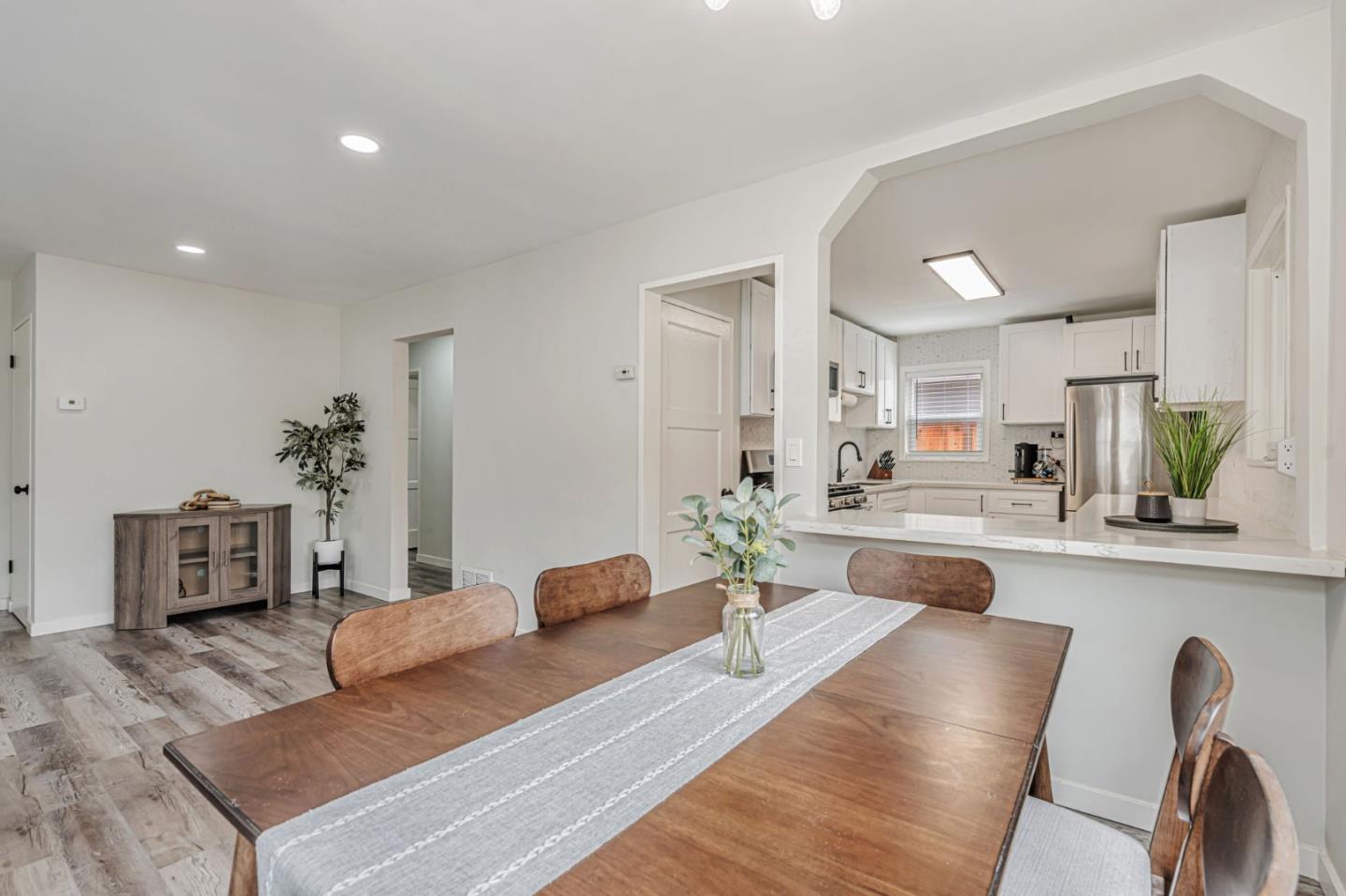 Detail Gallery Image 14 of 30 For 15867 Hesperian Blvd, San Lorenzo,  CA 94580 - 3 Beds | 1 Baths