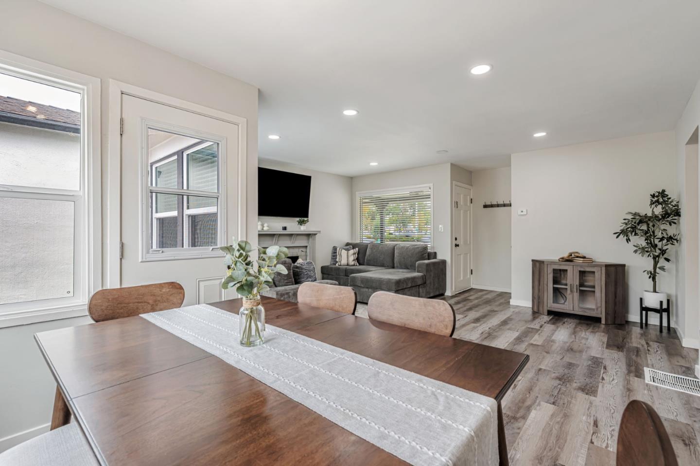 Detail Gallery Image 15 of 30 For 15867 Hesperian Blvd, San Lorenzo,  CA 94580 - 3 Beds | 1 Baths