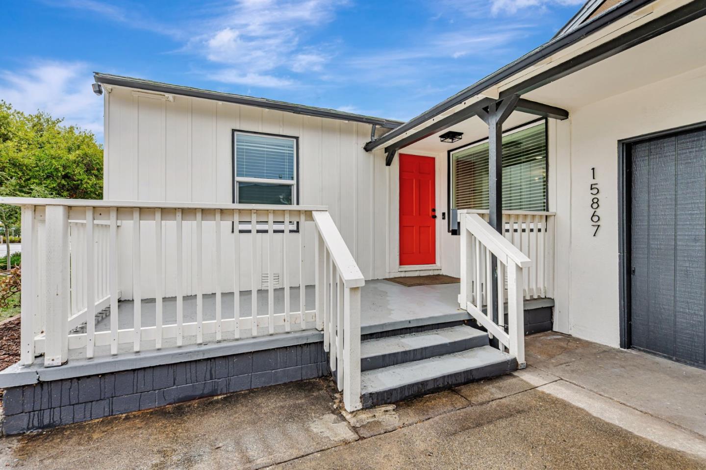 Detail Gallery Image 4 of 30 For 15867 Hesperian Blvd, San Lorenzo,  CA 94580 - 3 Beds | 1 Baths