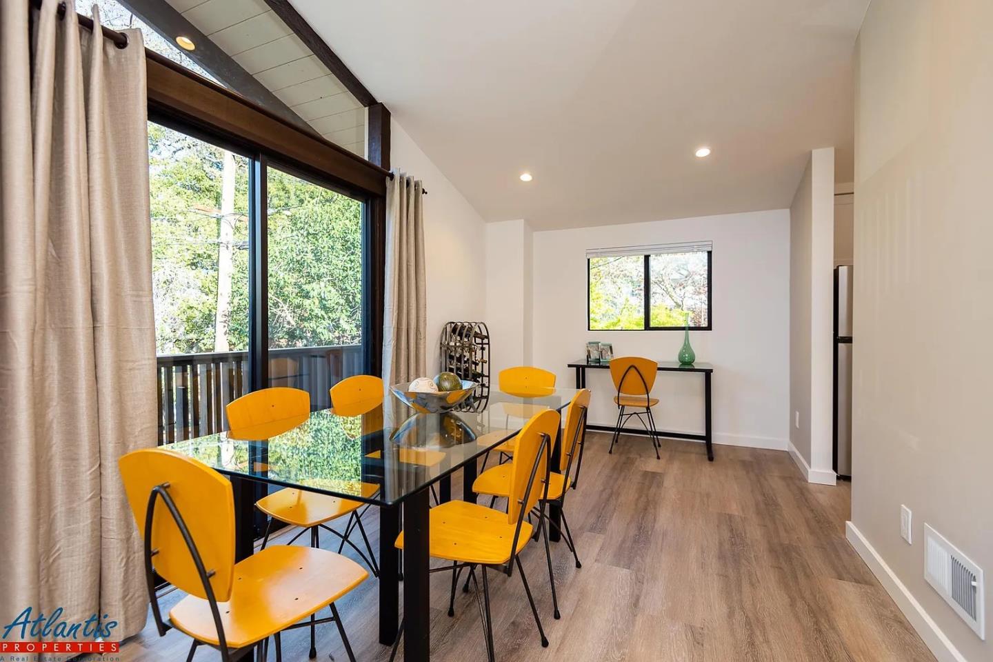 Detail Gallery Image 2 of 9 For 16158a Bachman Ave, Monte Sereno,  CA 95030 - 1 Beds | 1 Baths