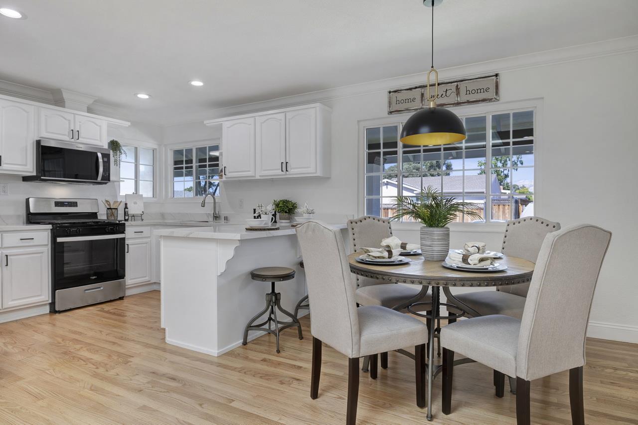 Detail Gallery Image 12 of 38 For 1075 Summerfield Dr, San Jose,  CA 95121 - 3 Beds | 2 Baths