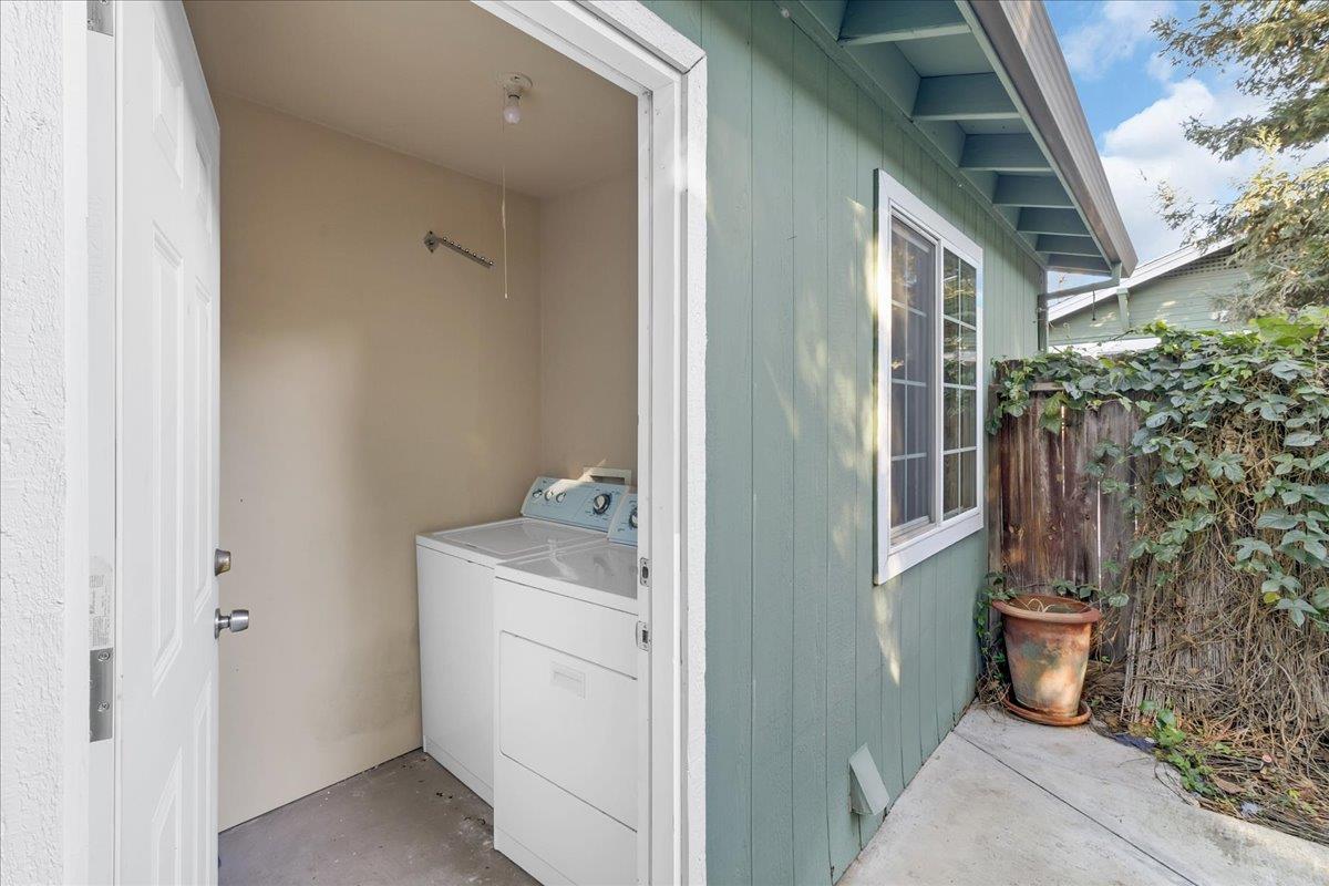 Detail Gallery Image 15 of 37 For 323 Rutland, San Jose,  CA 95128 - 2 Beds | 1 Baths