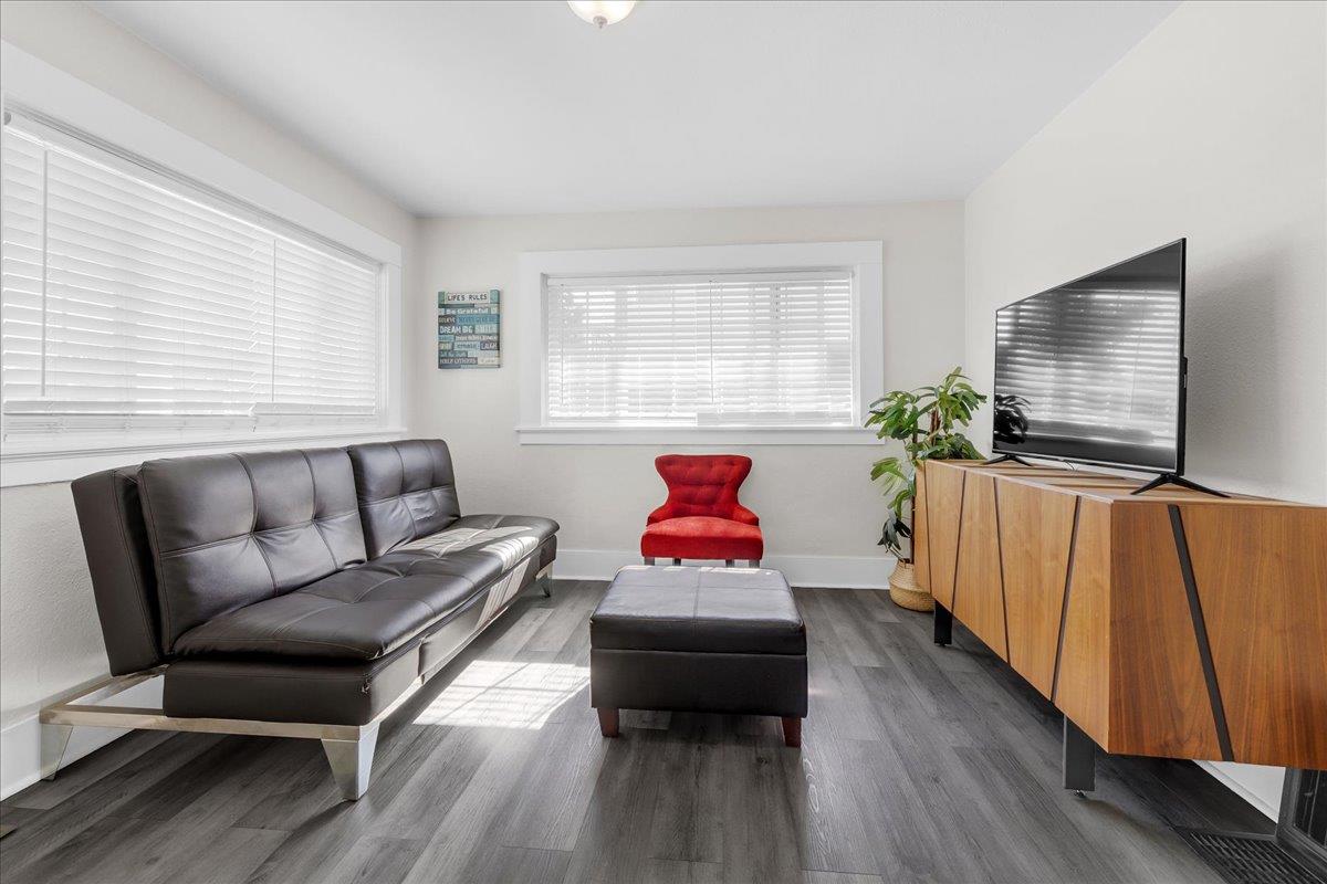 Detail Gallery Image 5 of 37 For 323 Rutland, San Jose,  CA 95128 - 2 Beds | 1 Baths