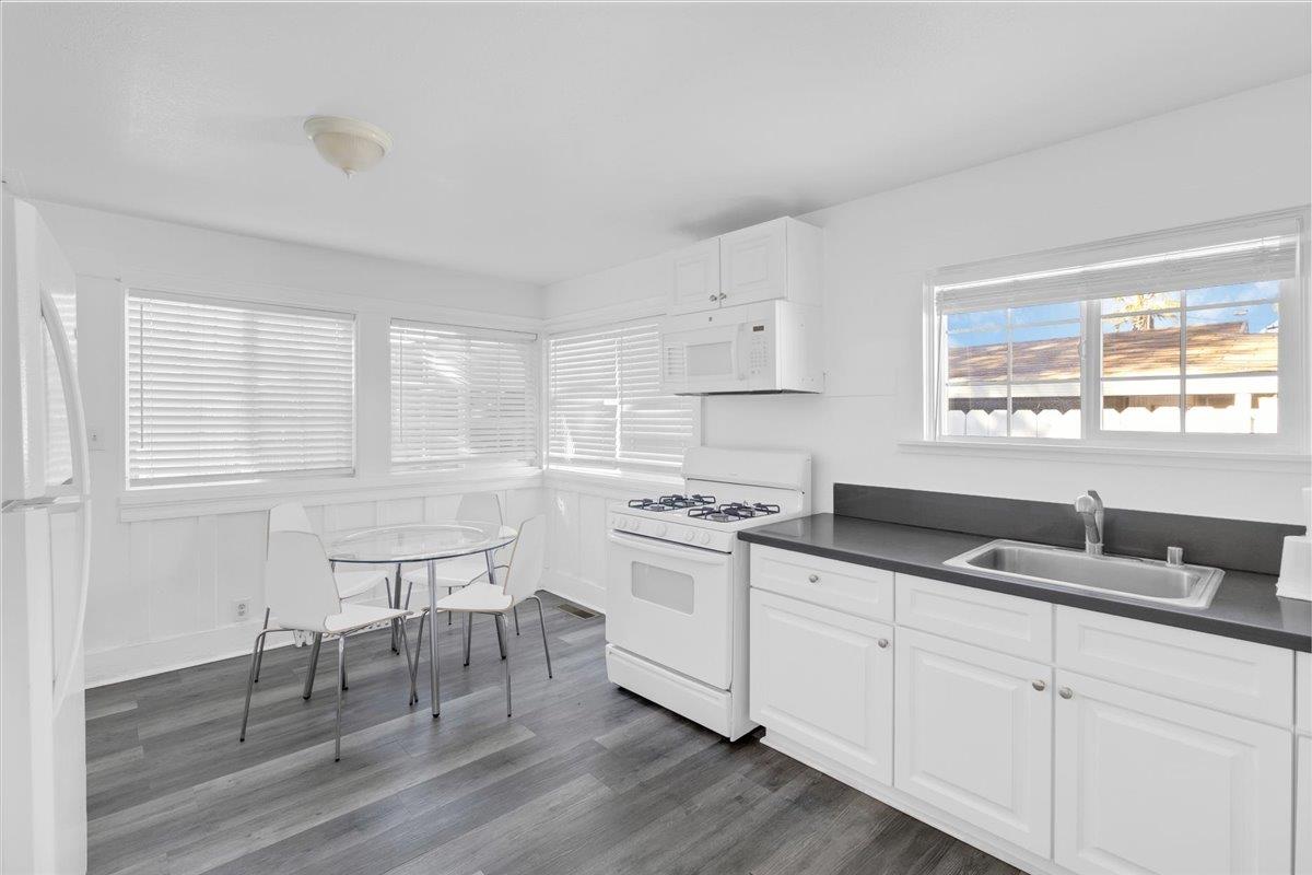 Detail Gallery Image 9 of 37 For 323 Rutland, San Jose,  CA 95128 - 2 Beds | 1 Baths