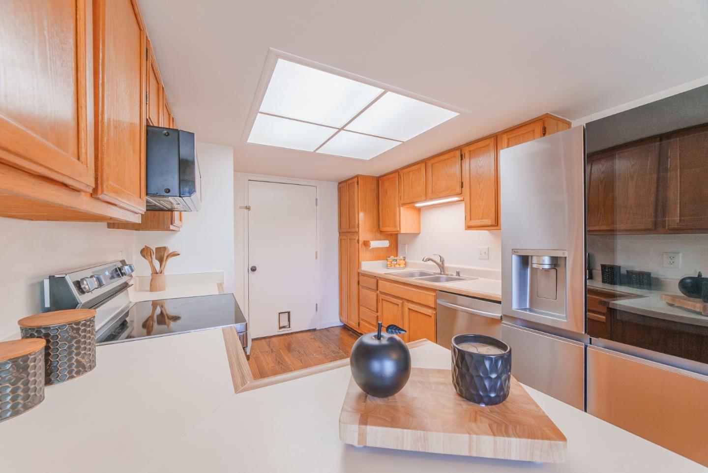 Detail Gallery Image 10 of 23 For 444 Sherwood Ct, Watsonville,  CA 95076 - 2 Beds | 2/1 Baths
