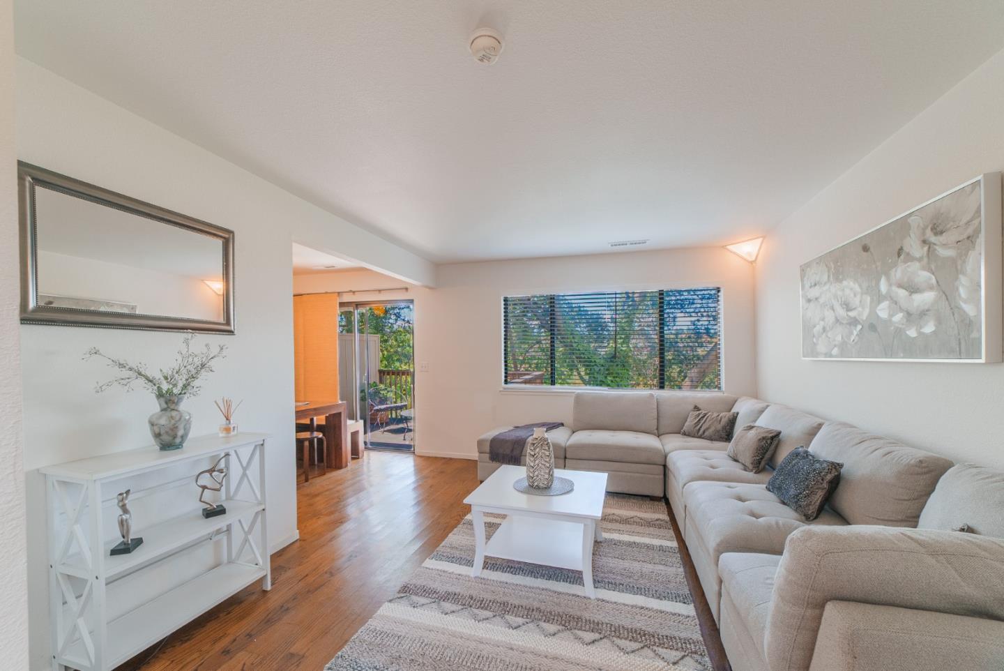 Detail Gallery Image 6 of 23 For 444 Sherwood Ct, Watsonville,  CA 95076 - 2 Beds | 2/1 Baths