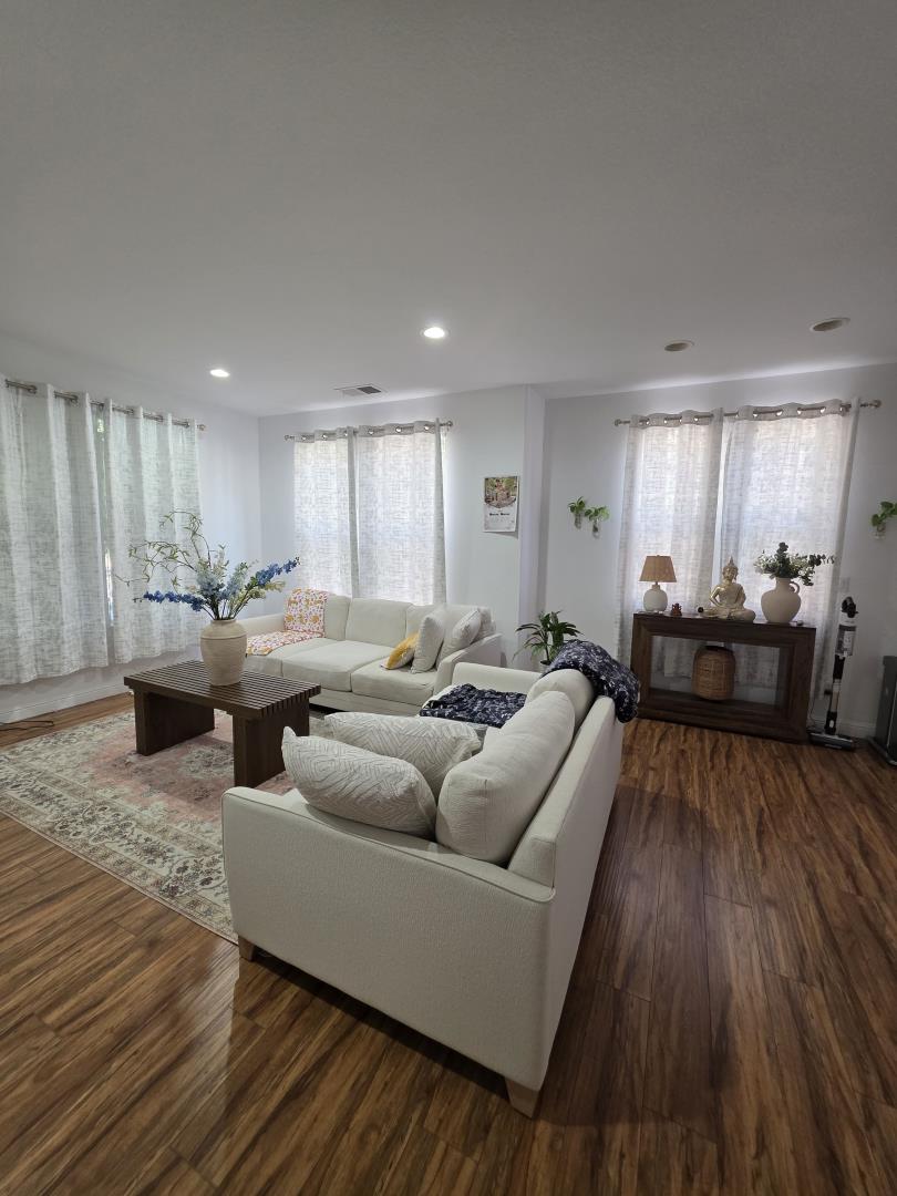 Detail Gallery Image 2 of 12 For 2681 Corde Terra Cir, San Jose,  CA 95111 - 4 Beds | 3/1 Baths