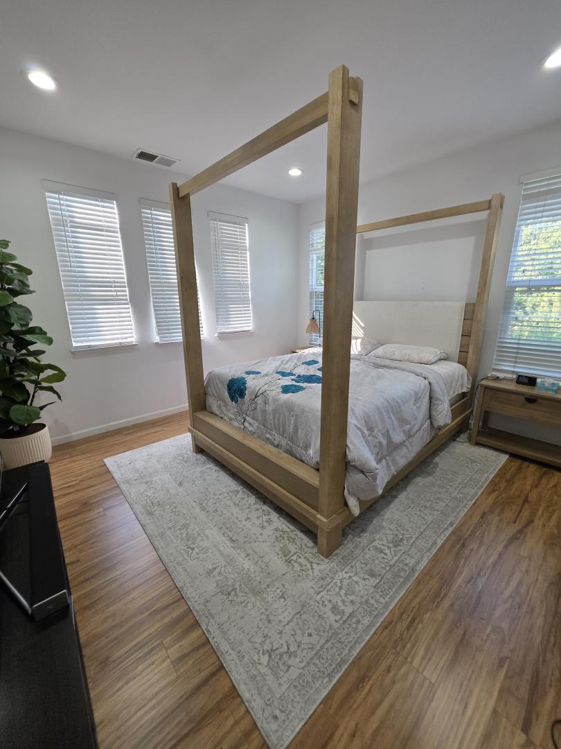 Detail Gallery Image 9 of 12 For 2681 Corde Terra Cir, San Jose,  CA 95111 - 4 Beds | 3/1 Baths