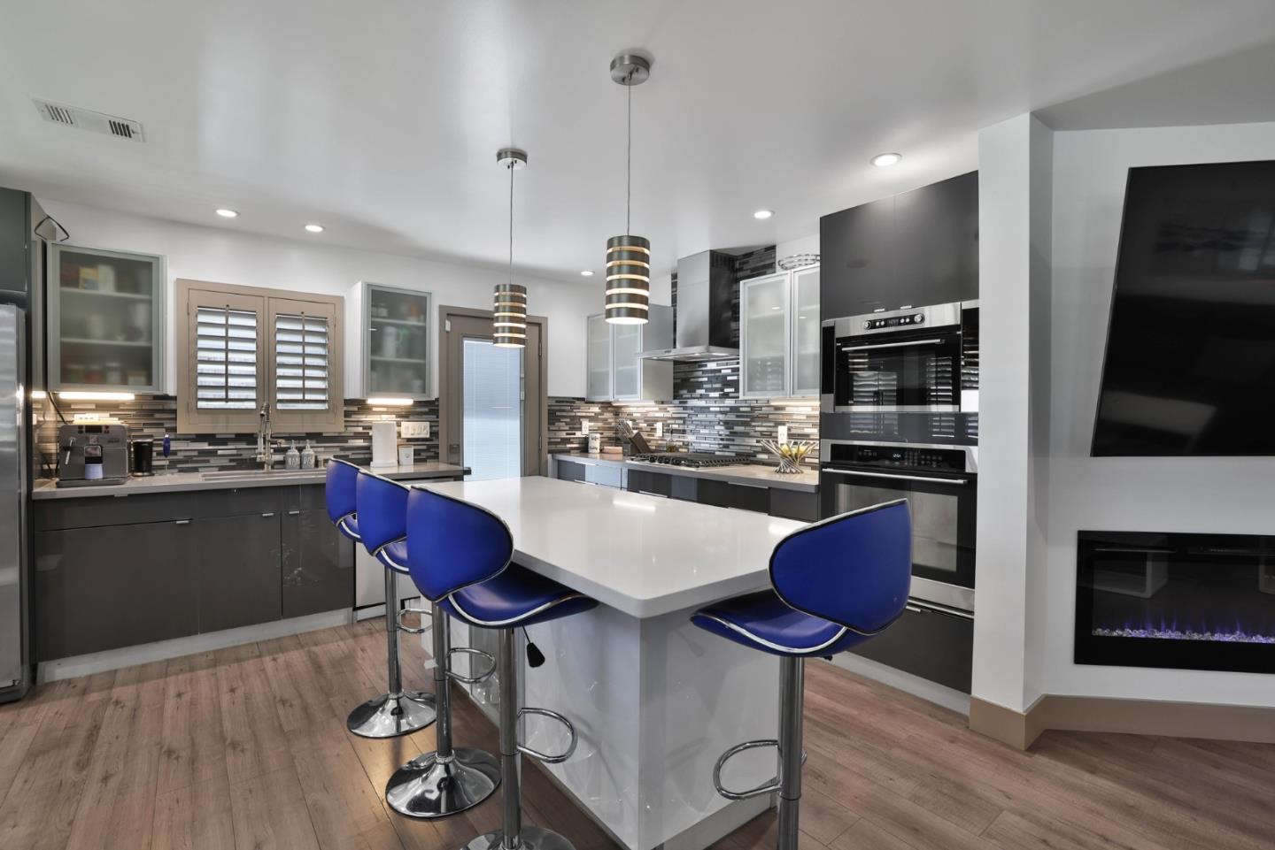 Detail Gallery Image 7 of 79 For 3101 Julio Ave, San Jose,  CA 95124 - 4 Beds | 2 Baths