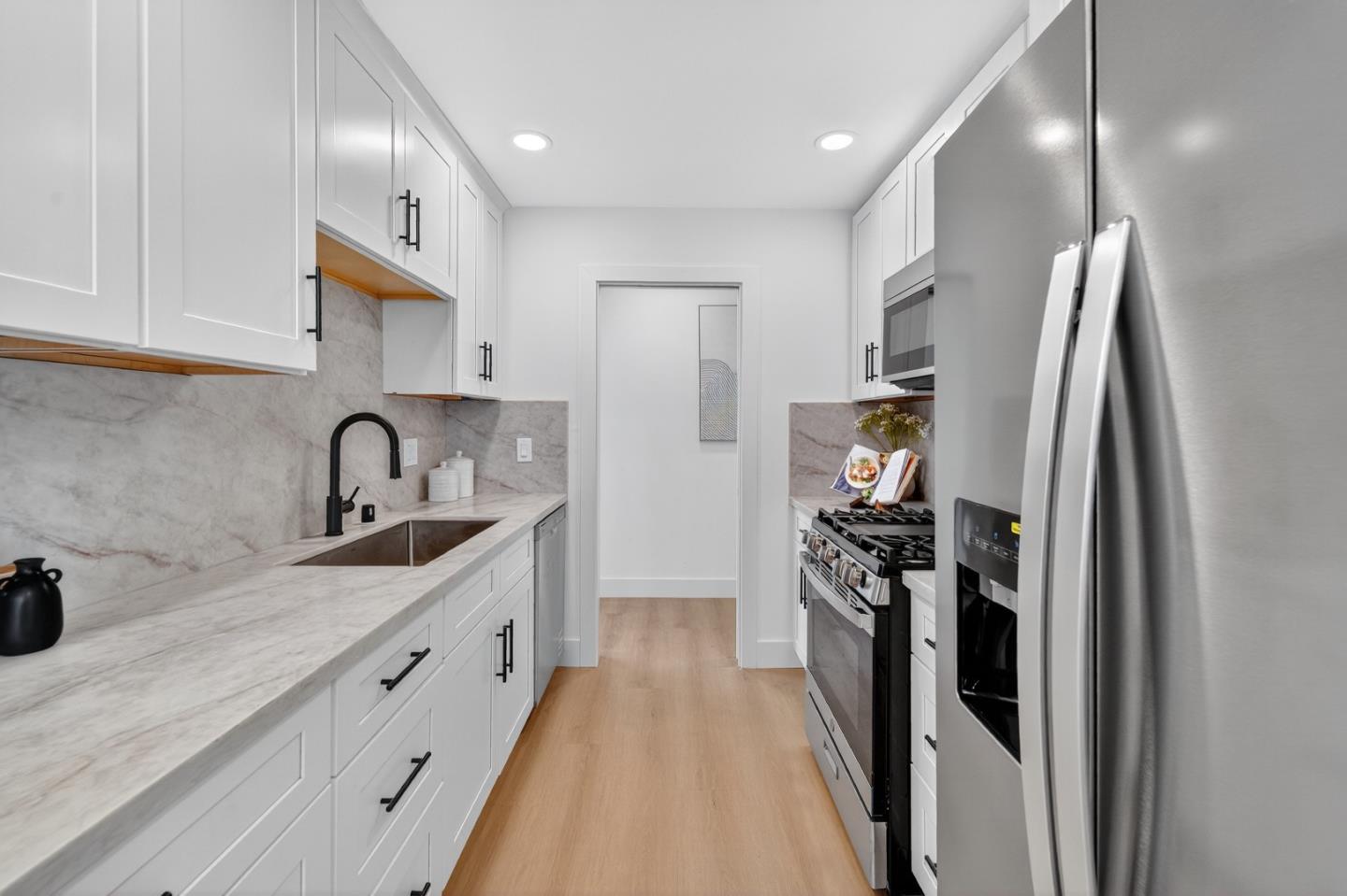 Detail Gallery Image 9 of 31 For 6392 Farm Hill Way, San Jose,  CA 95120 - 3 Beds | 2 Baths