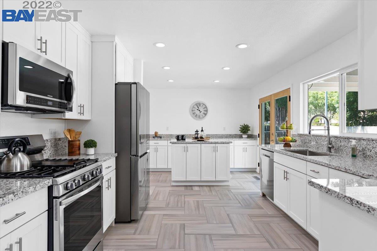 Detail Gallery Image 6 of 26 For 21 Lisa Ct, Brentwood,  CA 94513 - 4 Beds | 3 Baths