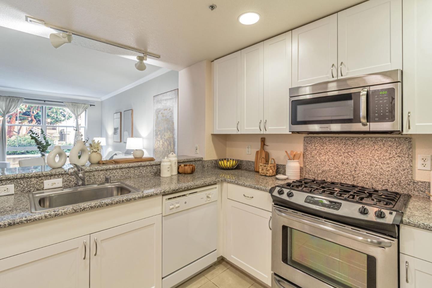 Detail Gallery Image 14 of 47 For 20488 Stevens Creek Blvd #1118,  Cupertino,  CA 95014 - 1 Beds | 1 Baths