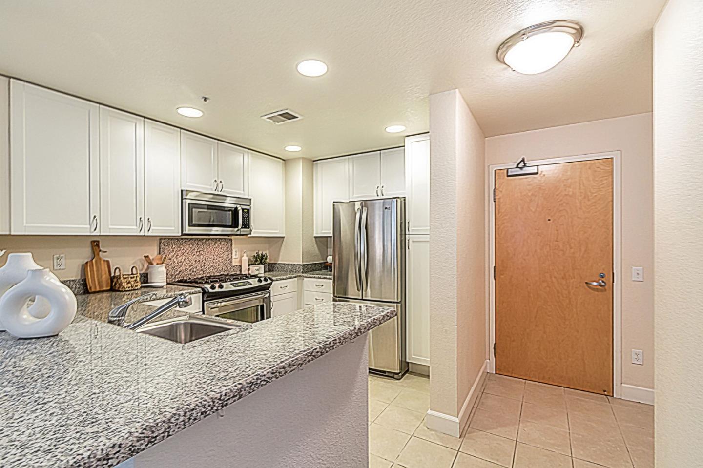 Detail Gallery Image 15 of 47 For 20488 Stevens Creek Blvd #1118,  Cupertino,  CA 95014 - 1 Beds | 1 Baths