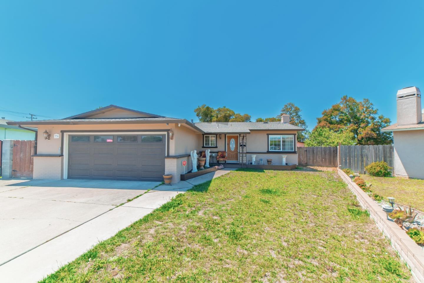 Detail Gallery Image 1 of 33 For 336 Rainier Dr, Salinas,  CA 93906 - 4 Beds | 2 Baths