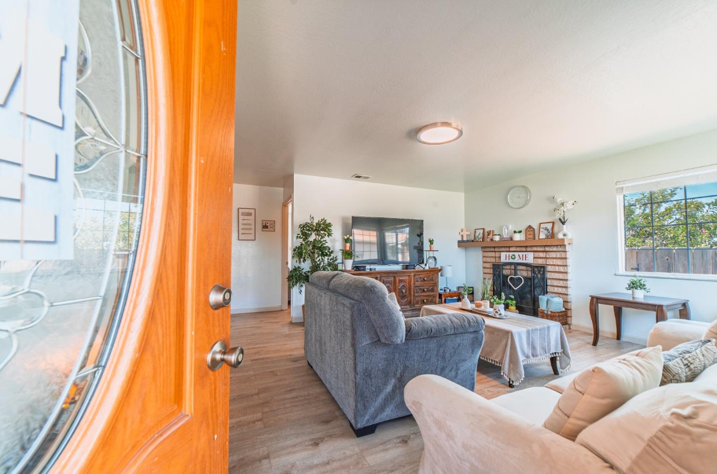 Detail Gallery Image 6 of 33 For 336 Rainier Dr, Salinas,  CA 93906 - 4 Beds | 2 Baths