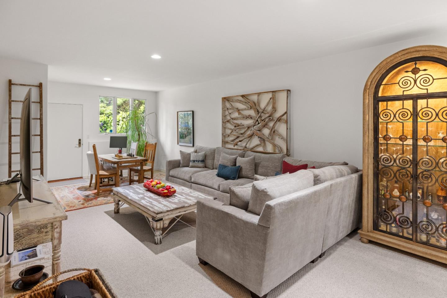 Detail Gallery Image 18 of 33 For 4043 Costado Rd, Pebble Beach,  CA 93953 - 4 Beds | 3/1 Baths