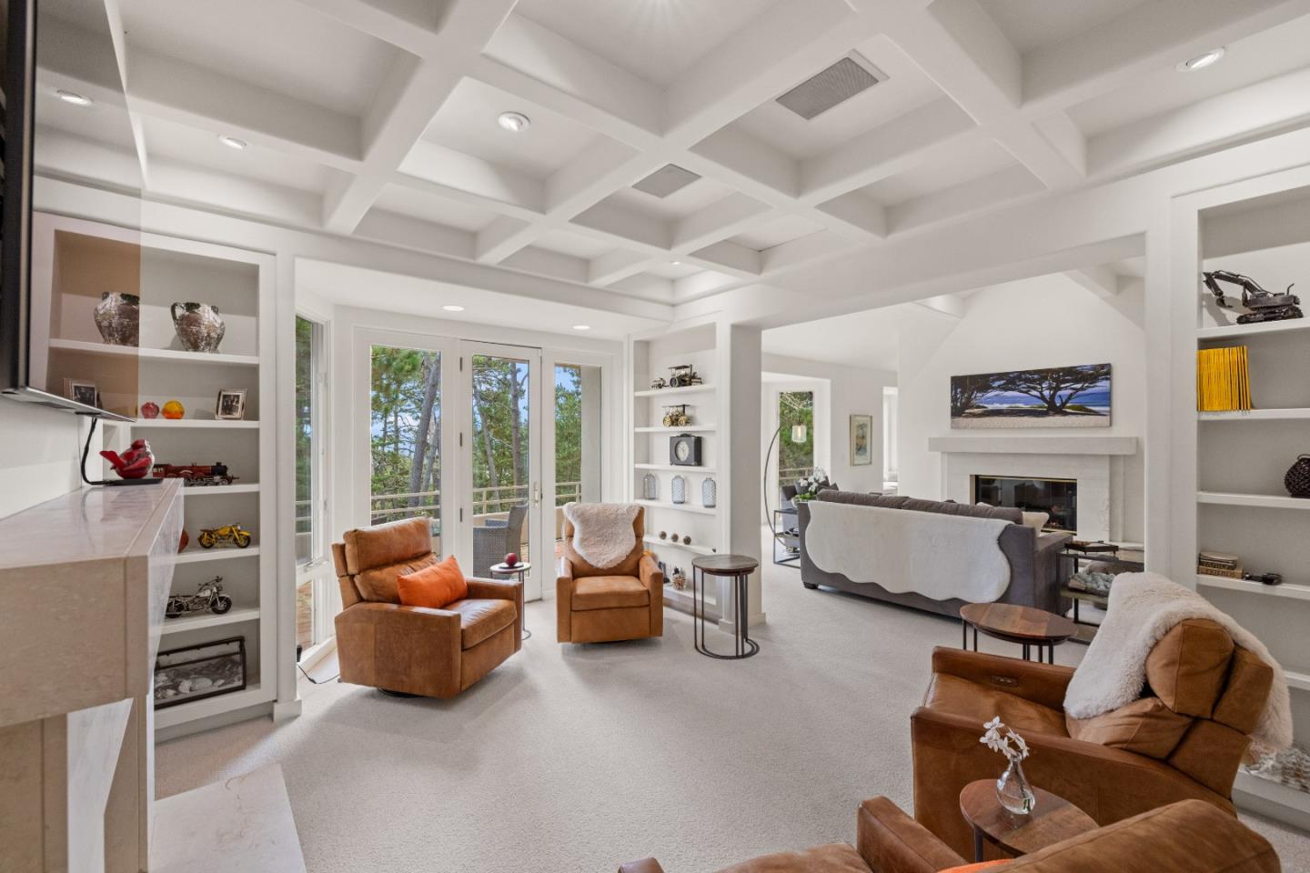 Detail Gallery Image 4 of 33 For 4043 Costado Rd, Pebble Beach,  CA 93953 - 4 Beds | 3/1 Baths