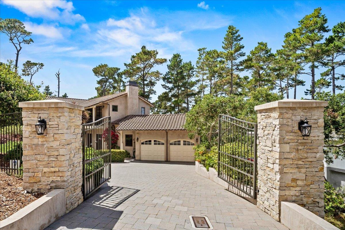Detail Gallery Image 3 of 38 For 2970 Congress Road, Pebble Beach,  CA 93953 - 4 Beds | 3/1 Baths