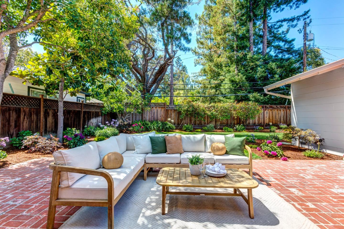Detail Gallery Image 21 of 29 For 2628 Delaware Ave, Redwood City,  CA 94061 - 4 Beds | 2 Baths
