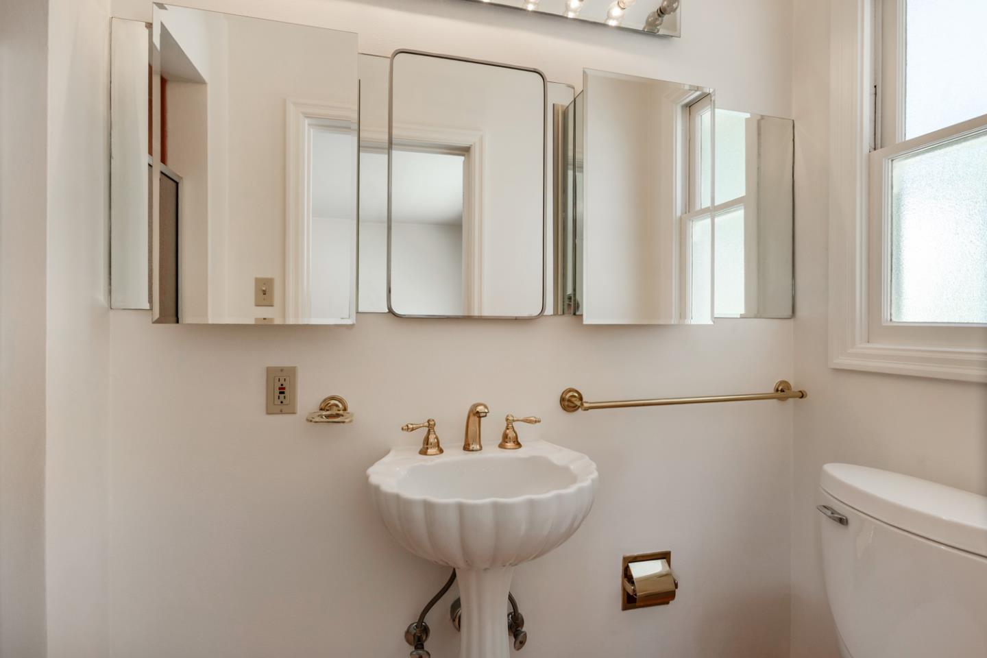 Detail Gallery Image 17 of 30 For 525 Colgate Way, San Mateo,  CA 94402 - 3 Beds | 2 Baths