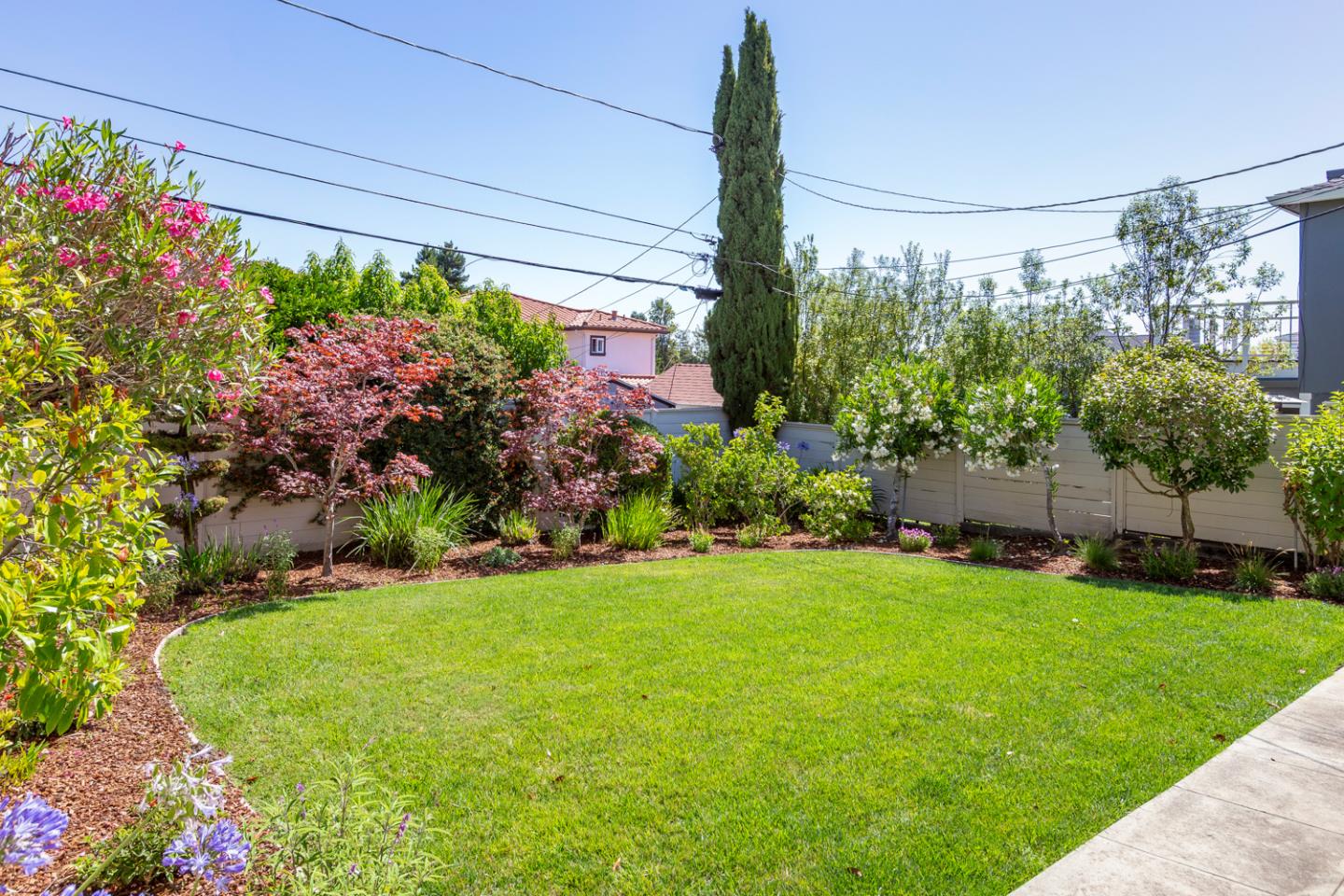 Detail Gallery Image 3 of 30 For 525 Colgate Way, San Mateo,  CA 94402 - 3 Beds | 2 Baths