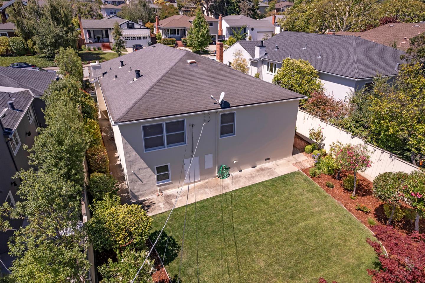 Detail Gallery Image 4 of 30 For 525 Colgate Way, San Mateo,  CA 94402 - 3 Beds | 2 Baths