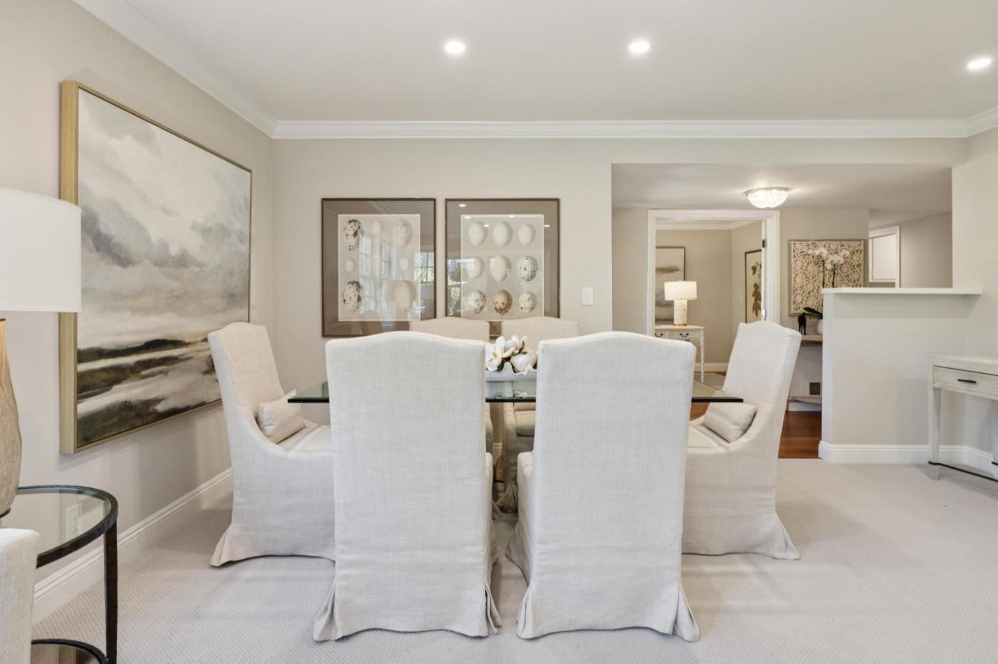 Detail Gallery Image 11 of 42 For 1 Hampton Ct, Los Altos,  CA 94022 - 4 Beds | 2/1 Baths