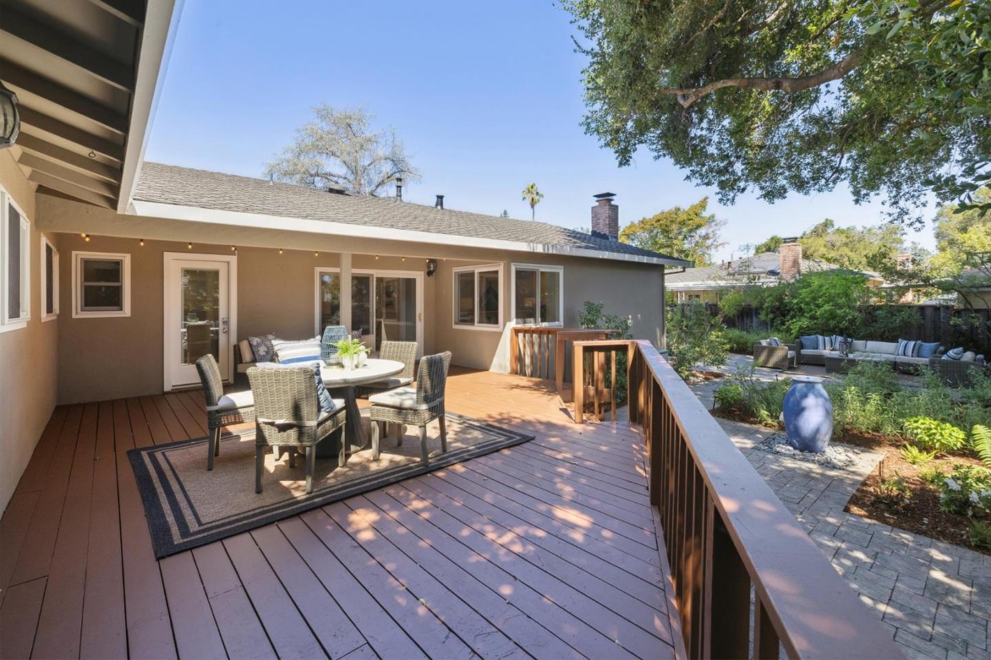 Detail Gallery Image 36 of 42 For 1 Hampton Ct, Los Altos,  CA 94022 - 4 Beds | 2/1 Baths