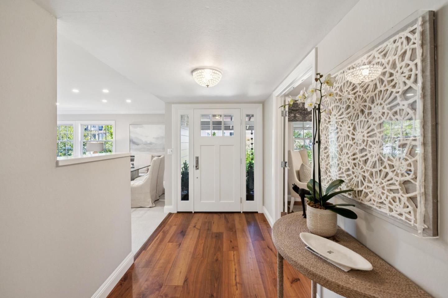 Detail Gallery Image 7 of 42 For 1 Hampton Ct, Los Altos,  CA 94022 - 4 Beds | 2/1 Baths