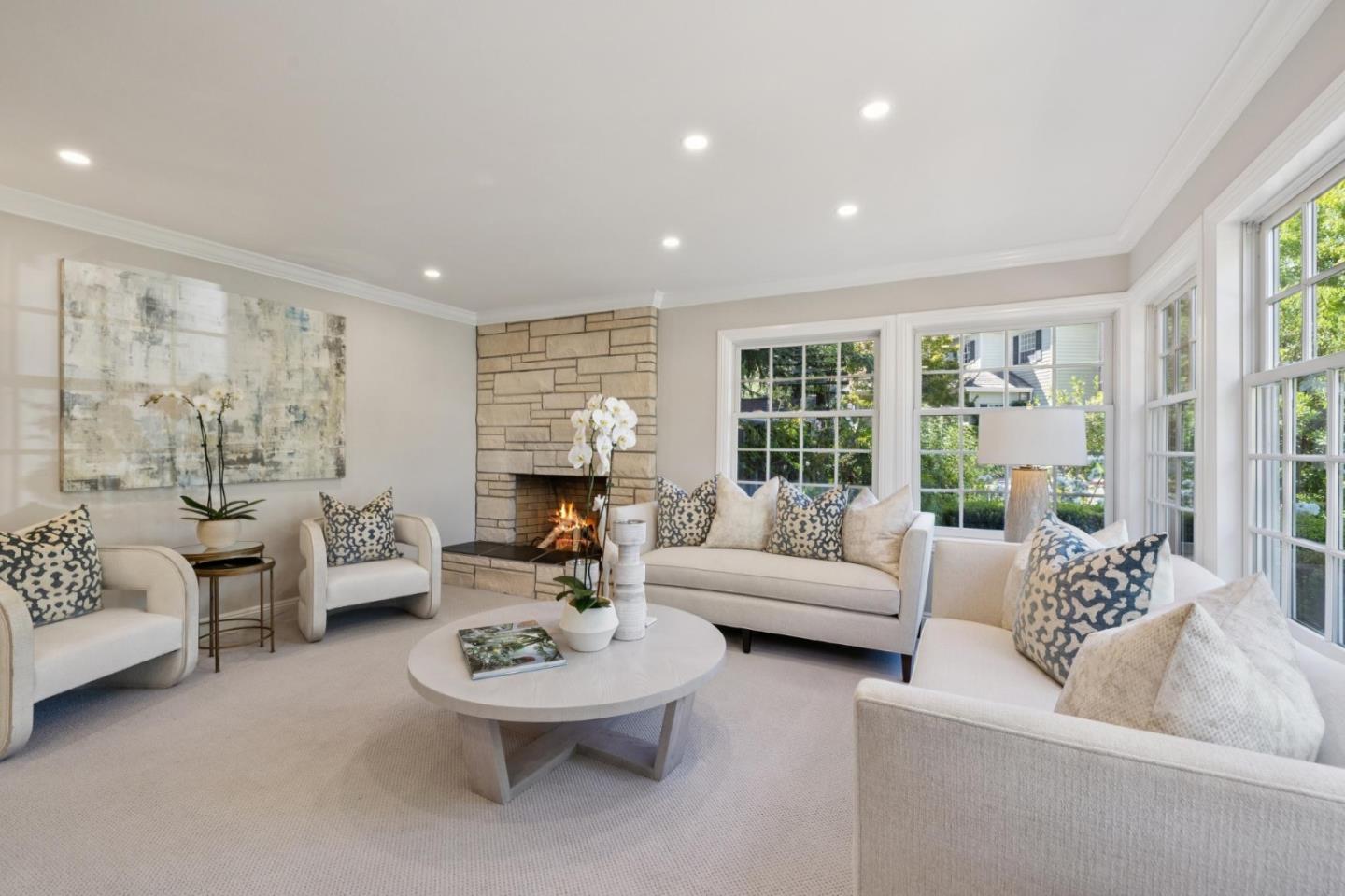 Detail Gallery Image 9 of 42 For 1 Hampton Ct, Los Altos,  CA 94022 - 4 Beds | 2/1 Baths