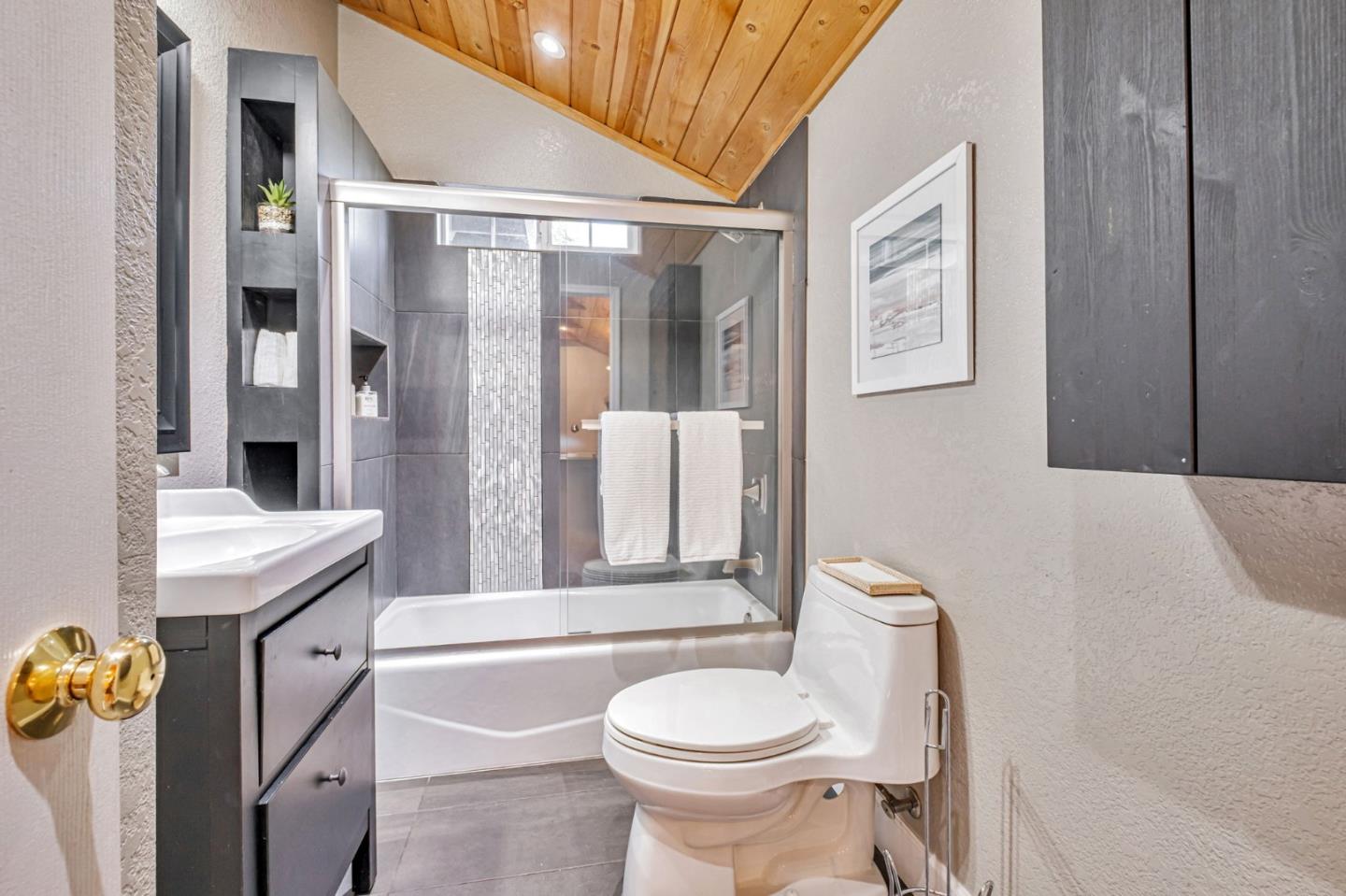 Detail Gallery Image 18 of 56 For 370 Fall Creek Dr, Felton,  CA 95018 - 3 Beds | 2 Baths