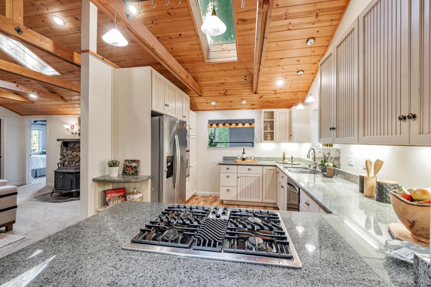 Detail Gallery Image 9 of 56 For 370 Fall Creek Dr, Felton,  CA 95018 - 3 Beds | 2 Baths