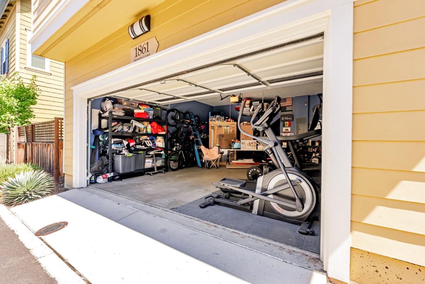 Detail Gallery Image 39 of 51 For 1861 Shasta Ln, Hercules,  CA 94547 - 4 Beds | 2/1 Baths