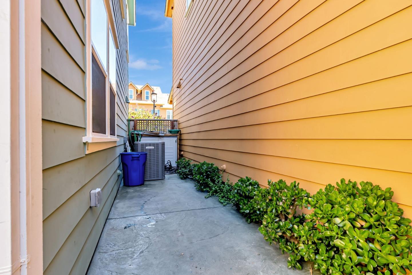 Detail Gallery Image 47 of 51 For 1861 Shasta Ln, Hercules,  CA 94547 - 4 Beds | 2/1 Baths