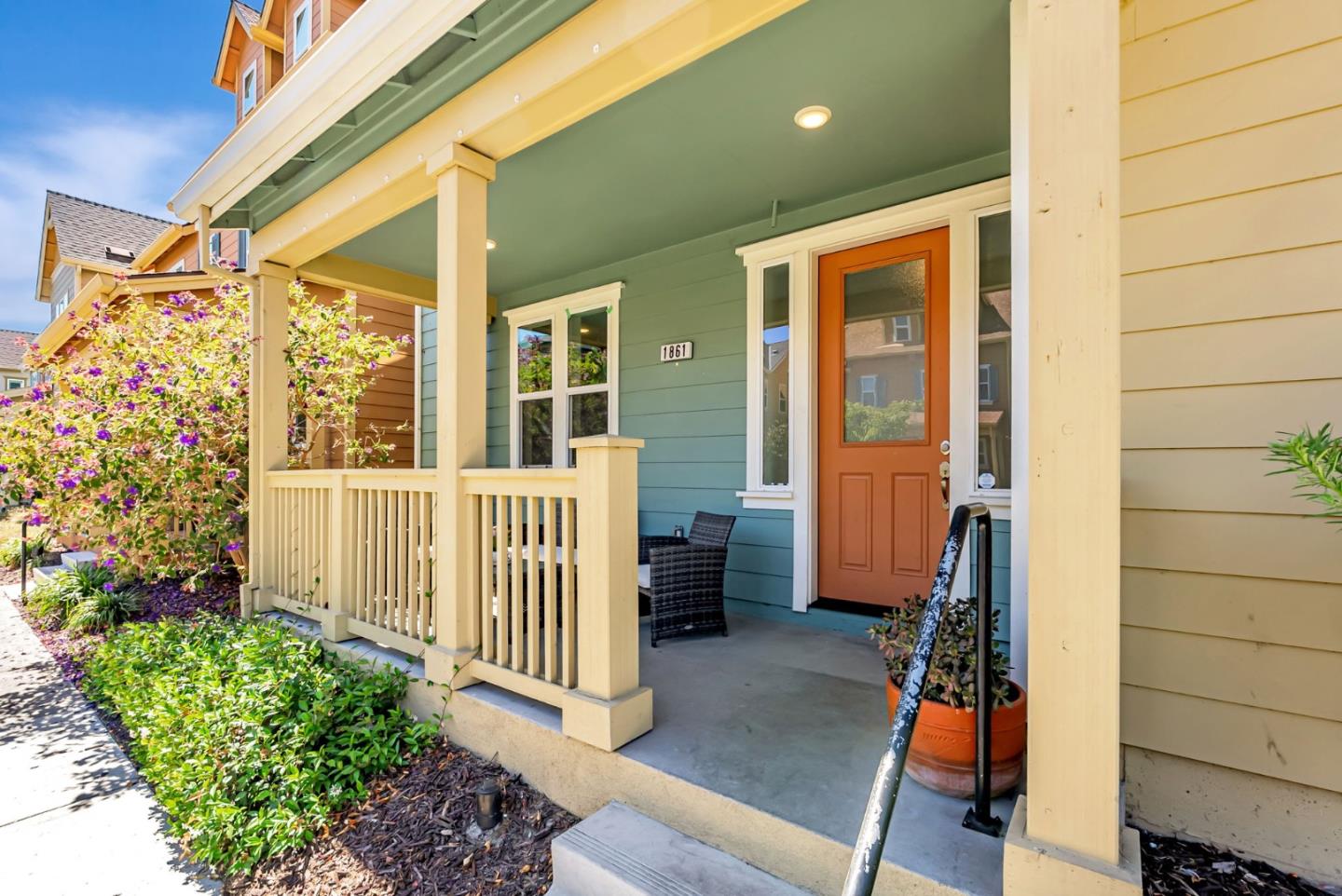 Detail Gallery Image 7 of 51 For 1861 Shasta Ln, Hercules,  CA 94547 - 4 Beds | 2/1 Baths