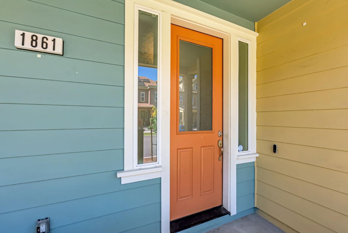Detail Gallery Image 9 of 51 For 1861 Shasta Ln, Hercules,  CA 94547 - 4 Beds | 2/1 Baths