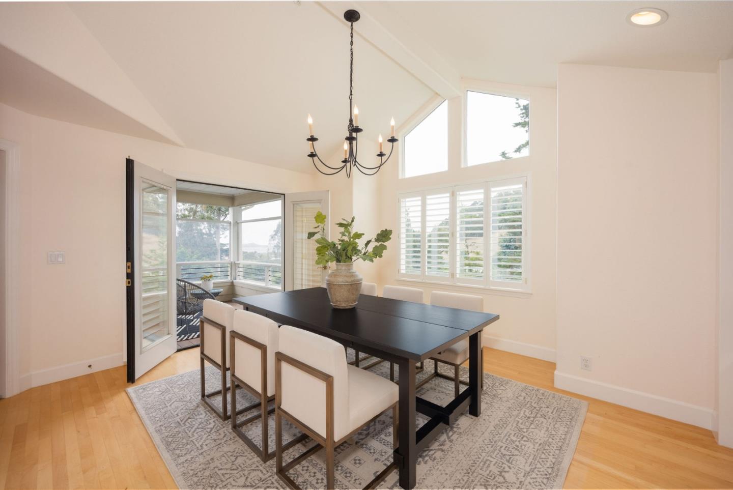 Detail Gallery Image 8 of 46 For 590 Miramar Dr, Half Moon Bay,  CA 94019 - 4 Beds | 3/1 Baths
