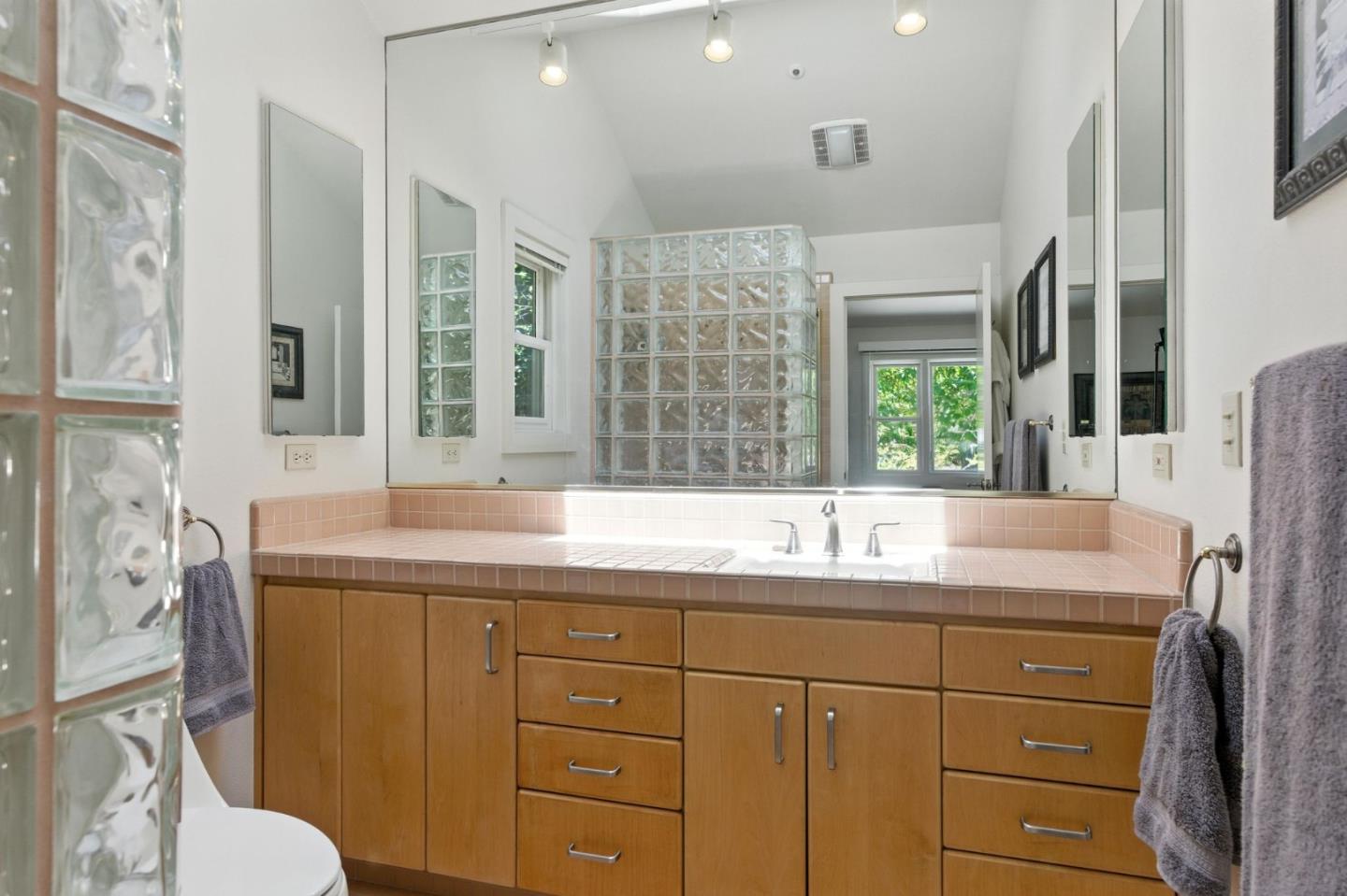 Detail Gallery Image 14 of 27 For 890 Pinetree Ln, Aptos,  CA 95003 - 3 Beds | 2/1 Baths