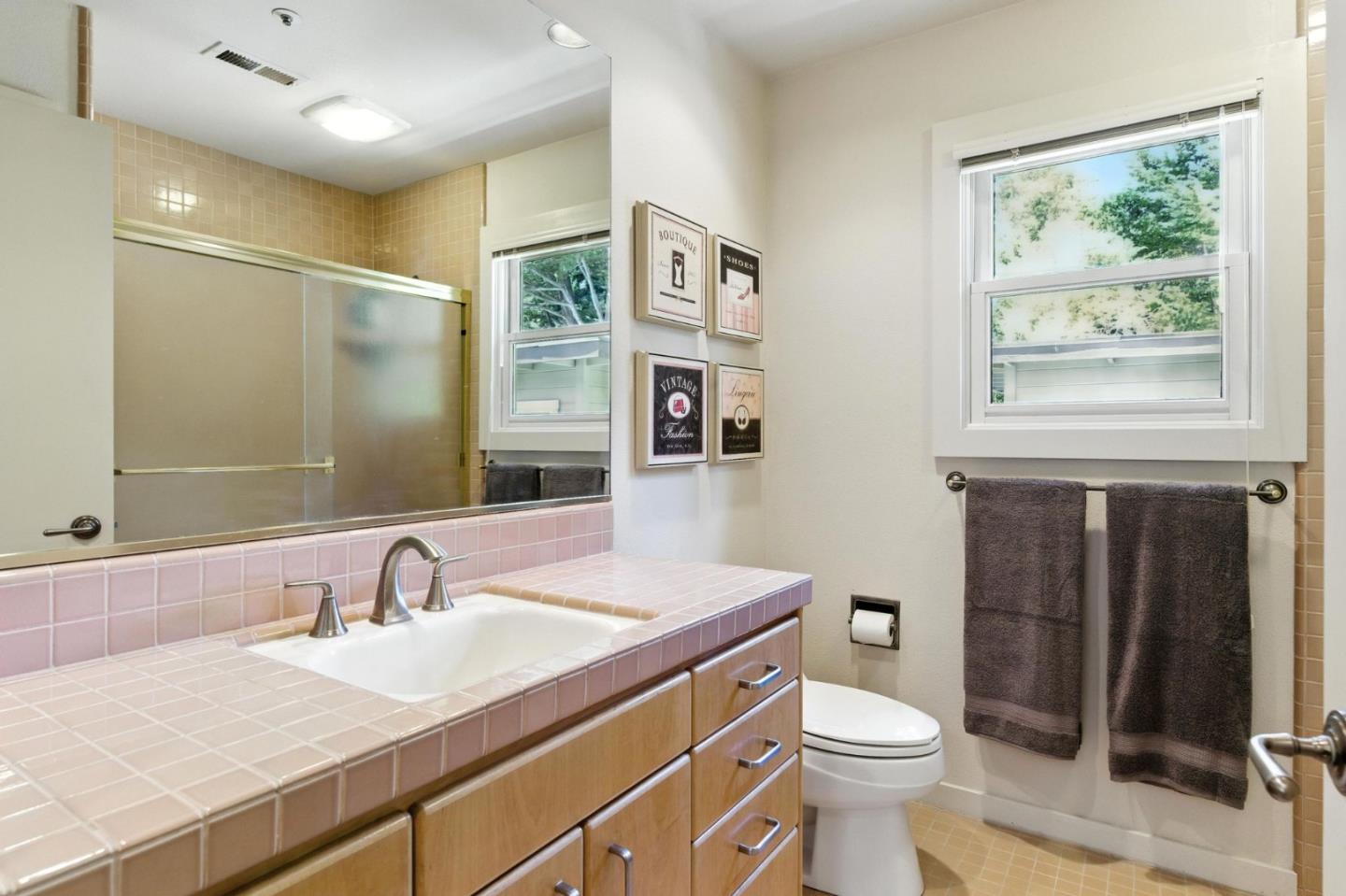 Detail Gallery Image 18 of 27 For 890 Pinetree Ln, Aptos,  CA 95003 - 3 Beds | 2/1 Baths
