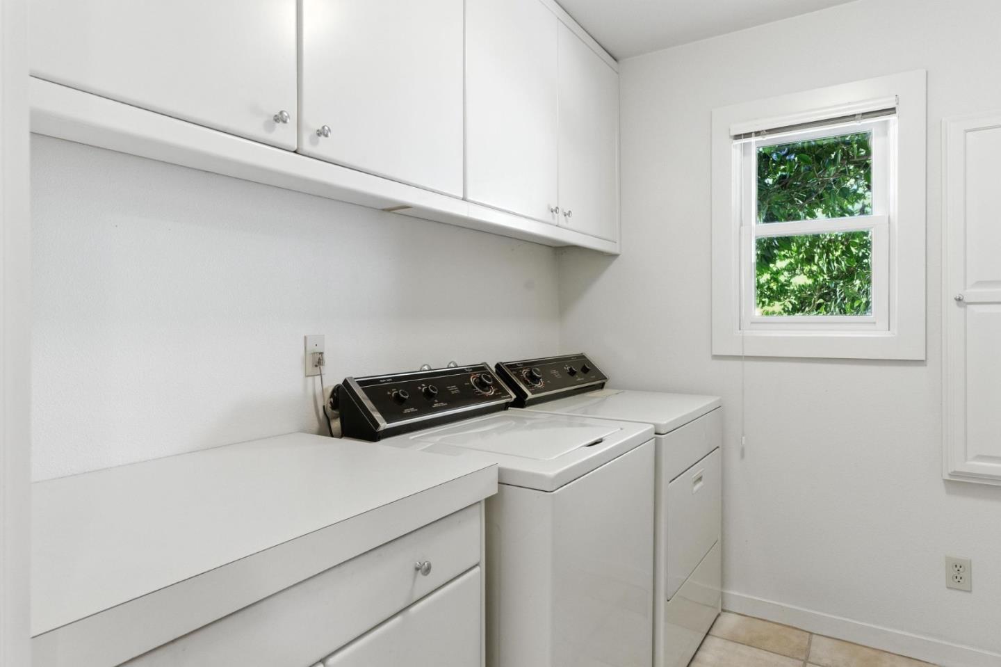 Detail Gallery Image 20 of 27 For 890 Pinetree Ln, Aptos,  CA 95003 - 3 Beds | 2/1 Baths