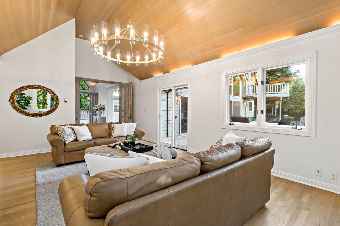 Detail Gallery Image 14 of 92 For 136 Finger Ave, Redwood City,  CA 94062 - 4 Beds | 3/1 Baths