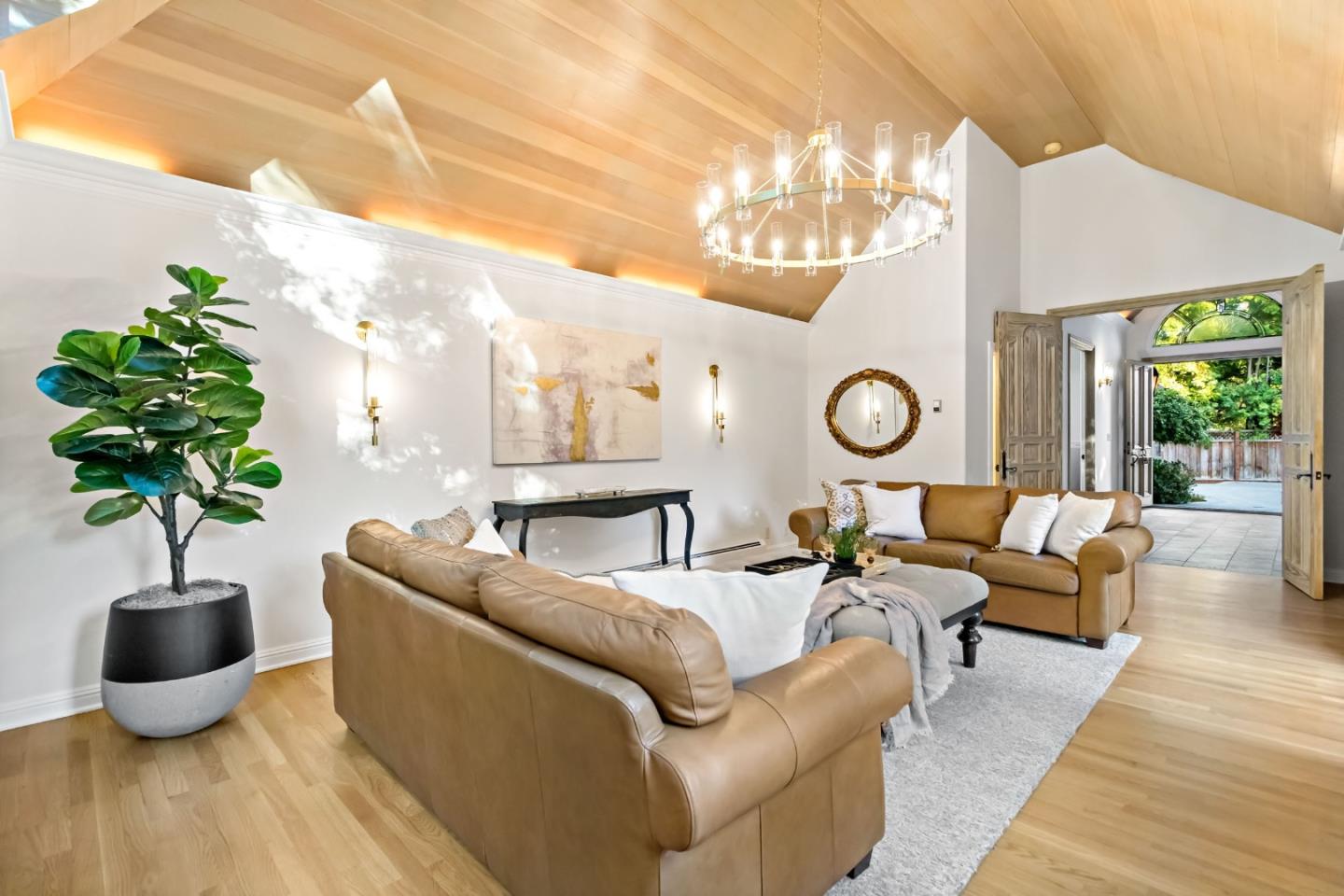 Detail Gallery Image 15 of 92 For 136 Finger Ave, Redwood City,  CA 94062 - 4 Beds | 3/1 Baths