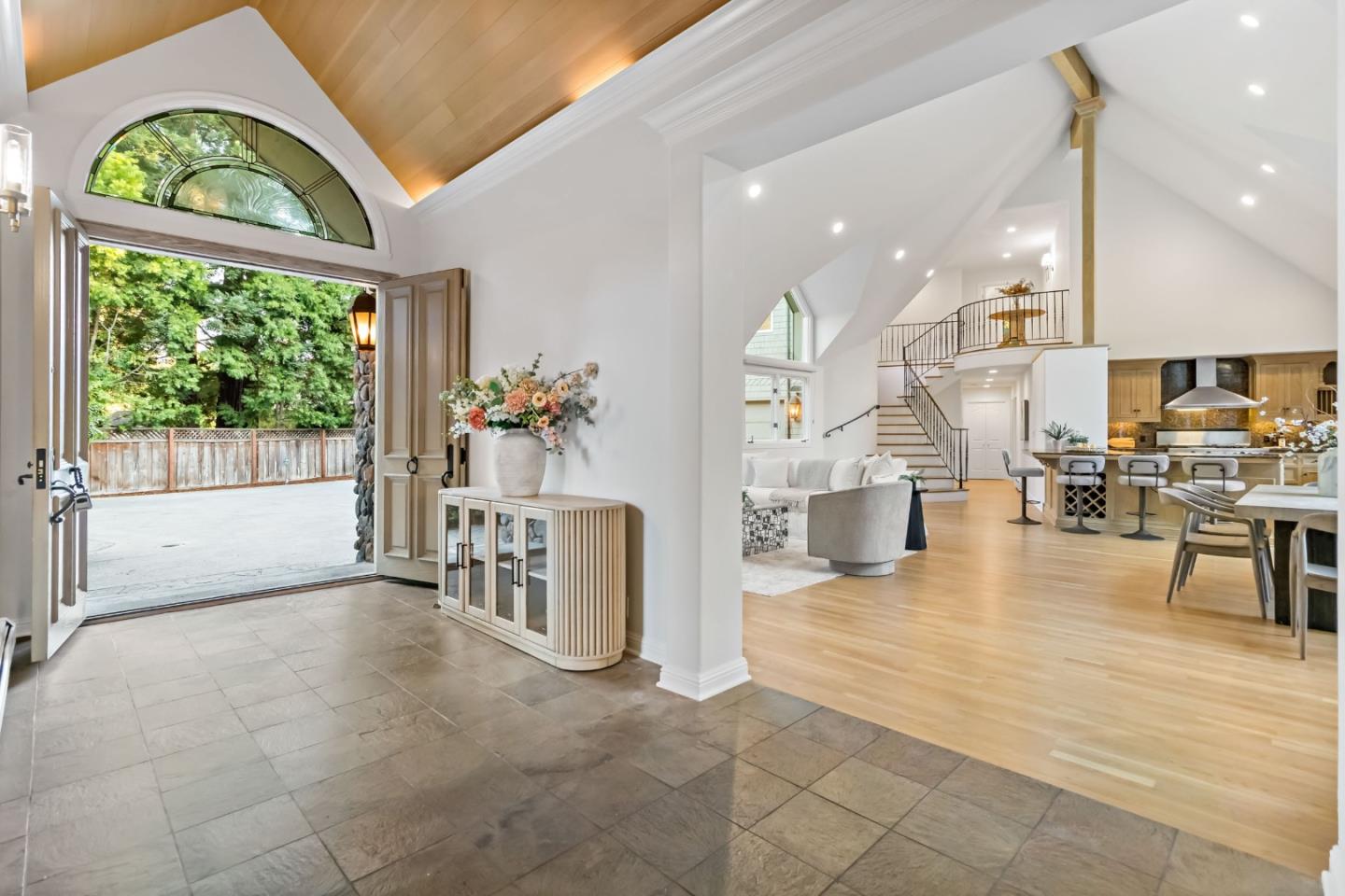 Detail Gallery Image 17 of 92 For 136 Finger Ave, Redwood City,  CA 94062 - 4 Beds | 3/1 Baths