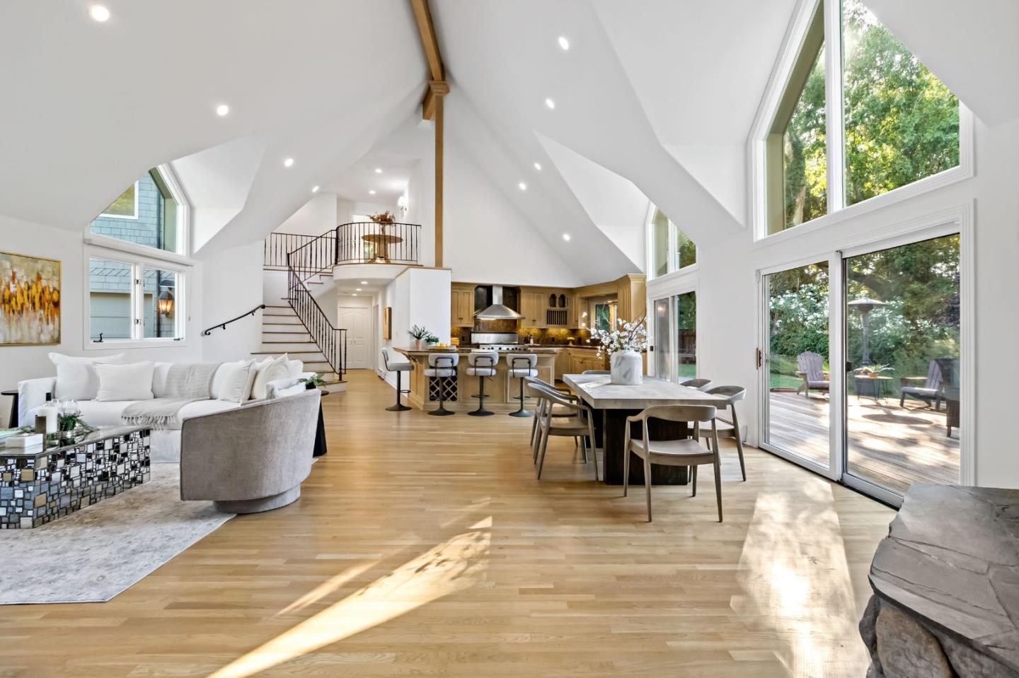 Detail Gallery Image 20 of 92 For 136 Finger Ave, Redwood City,  CA 94062 - 4 Beds | 3/1 Baths