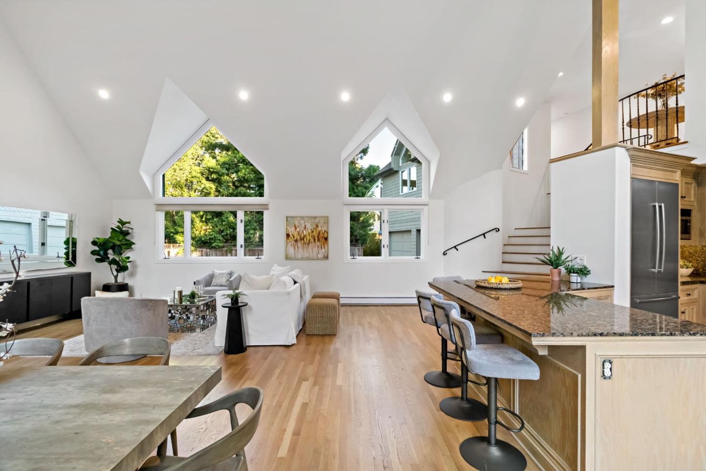 Detail Gallery Image 25 of 92 For 136 Finger Ave, Redwood City,  CA 94062 - 4 Beds | 3/1 Baths