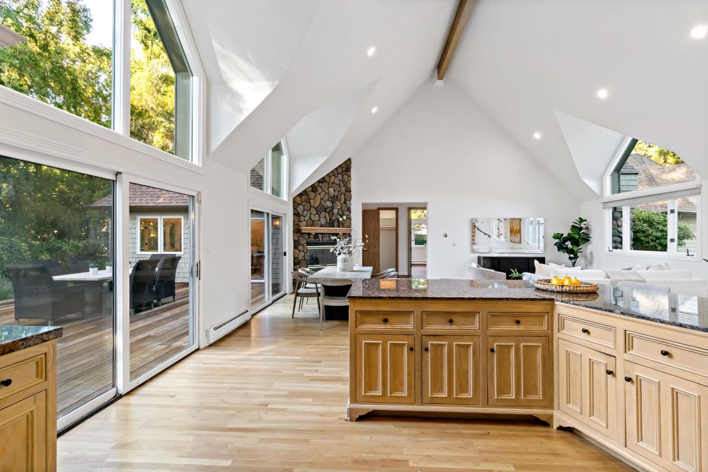 Detail Gallery Image 30 of 92 For 136 Finger Ave, Redwood City,  CA 94062 - 4 Beds | 3/1 Baths