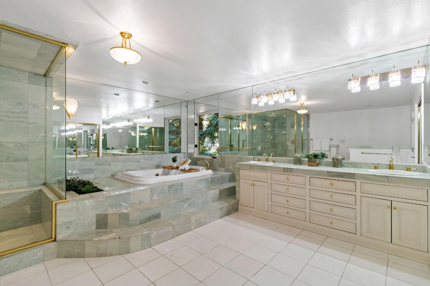 Detail Gallery Image 46 of 92 For 136 Finger Ave, Redwood City,  CA 94062 - 4 Beds | 3/1 Baths