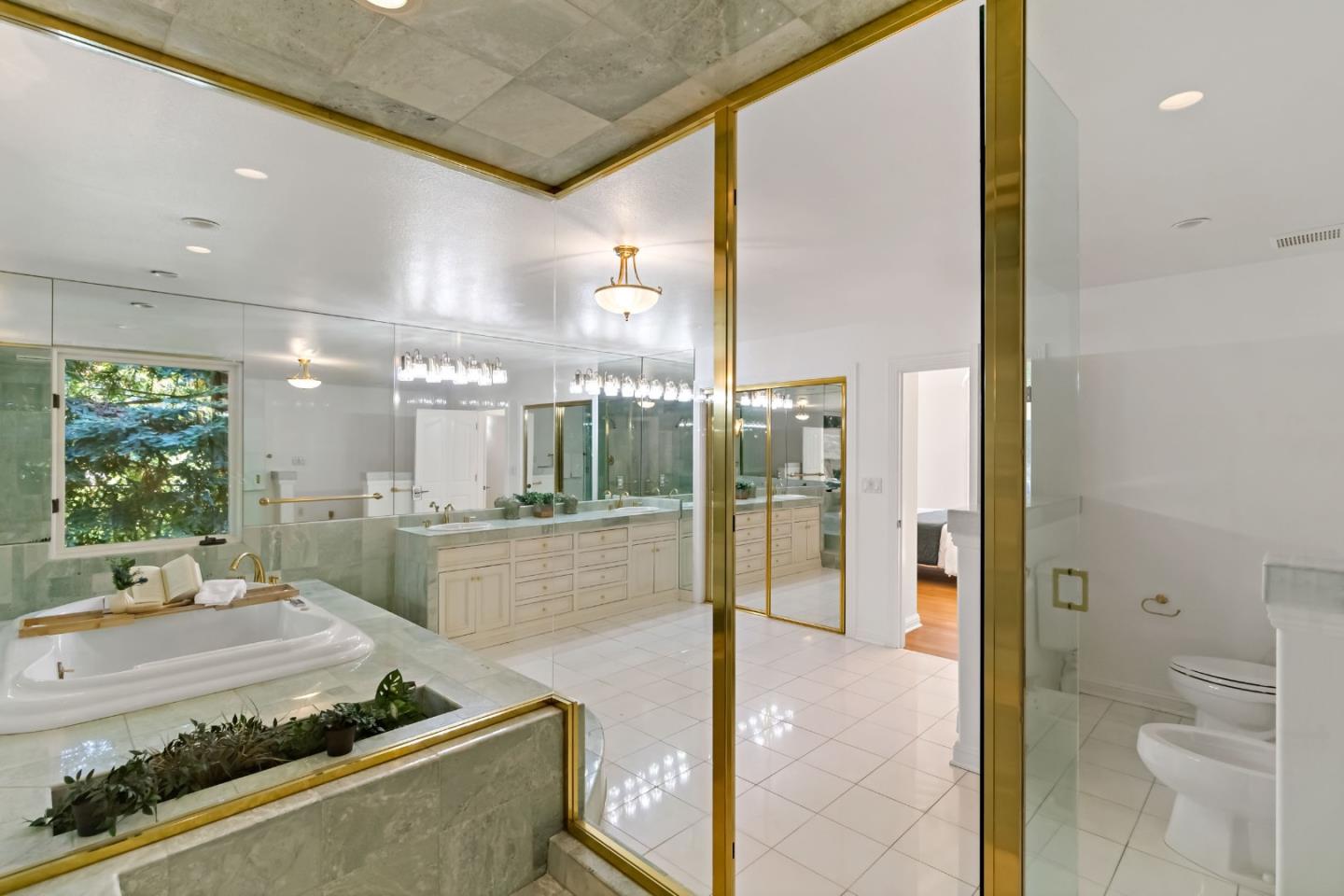 Detail Gallery Image 47 of 92 For 136 Finger Ave, Redwood City,  CA 94062 - 4 Beds | 3/1 Baths