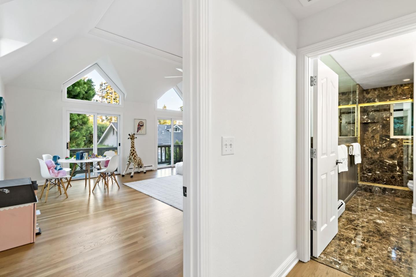 Detail Gallery Image 57 of 92 For 136 Finger Ave, Redwood City,  CA 94062 - 4 Beds | 3/1 Baths